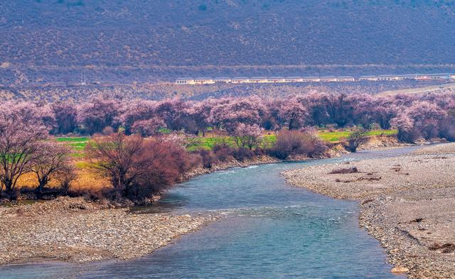 4月最适合小住三五天的16个地方，再忙也值得你挑一个去发呆！