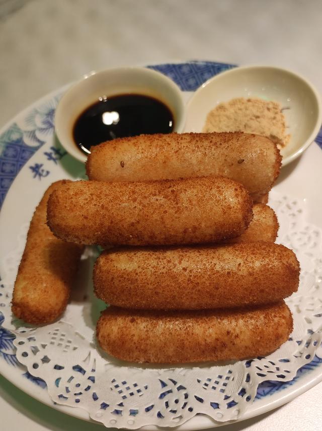 重庆这座城市，把我的腿走细了，把我的胃撑大了