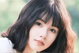 今年流行的4款短卷发，圆脸、大脸都适合！图片