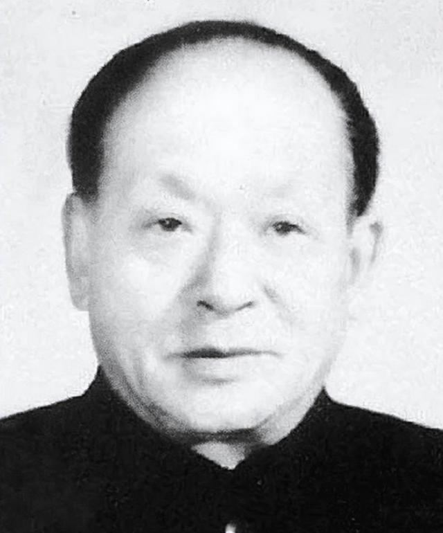 1932年他冒死救毛主席，1952年被判死刑，毛主席指示：立即放人！