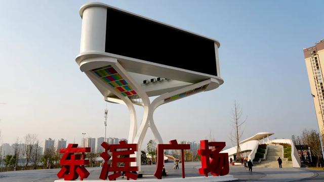 白天能量满满，晚上赛博朋克！射洪这个地方不得了