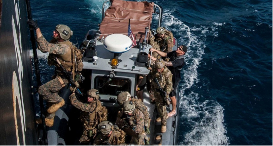 扣押中国油轮后，美方发现中国货轮填满导弹，白宫的说法终于变了