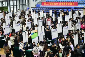 宣讲家评论：以高质量充分就业助力中国式现代化图片