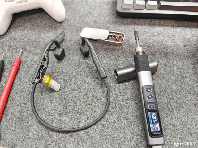 长时间闲置导致无法开机怎么办？更换电池让耳机起死回生
