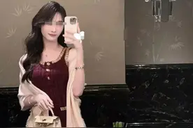 19岁变性网红“乔姐”曝易建联嫖娼丑闻！晒不雅照，13大品牌解约图片