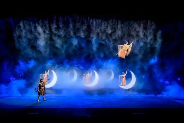 明月山跨年抽奔驰，玩这么大吗？看超燃音乐夜，把豪车开回家！