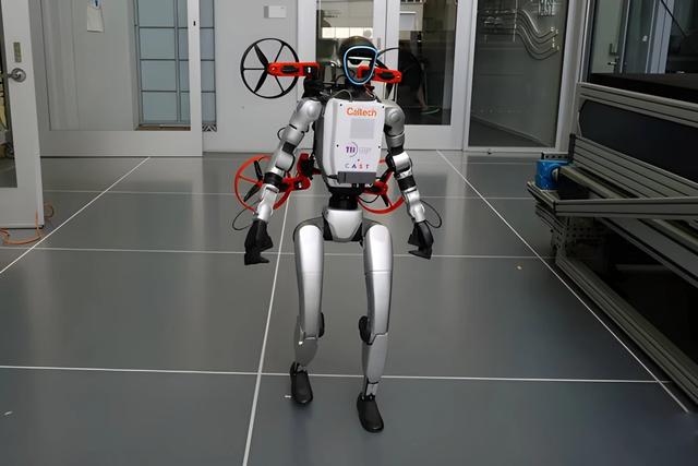 机器人与无人机的组合，加州理工学院实现陆空一体化自主系统