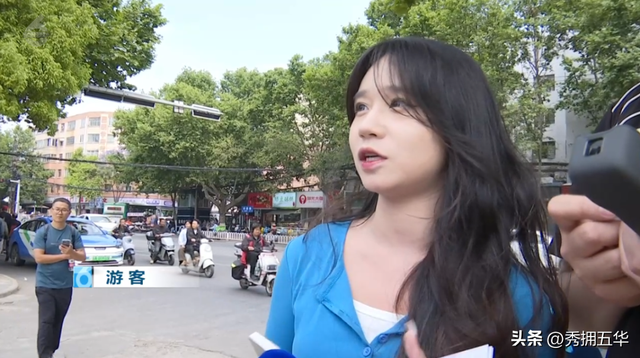 已经开始排队了！蓝花楹赏花巴士试运行