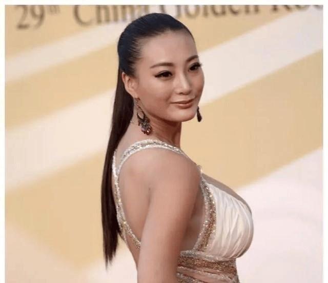 中国乳神！王李丹妮，这身材有点过火啊！