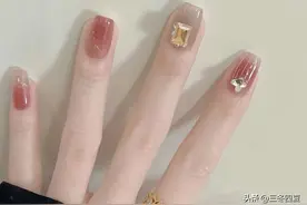 2024最火的10款美甲图片