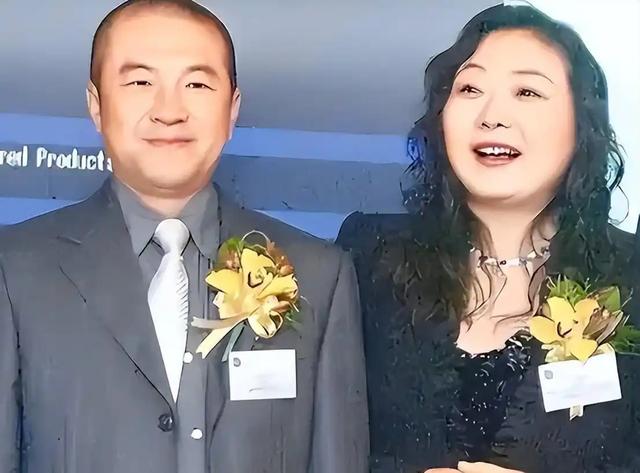 手握11万亩地皮，银行存七百多亿，她才是我国隐形“地产女首富”