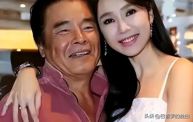 他和6个老婆共处一室，每人每月7万零花钱，71岁又娶小20岁妻子