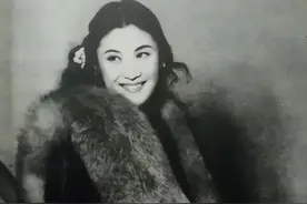 被逼悬梁自尽的一代优伶--言慧珠图片