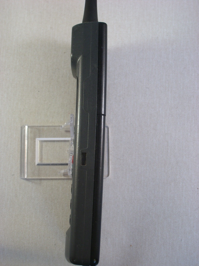 通信历史连载801-第一部GSM手机-三星SGH-100和三洋DMP951-1995年
