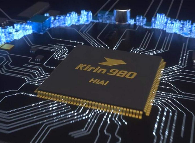 黄仁勋跪求特朗普卖芯片：一句“谁赢不重要”曝光，白宫集体翻脸