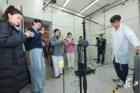 没想到小米产品经受这么多极限挑战，全国大学生社会实践团走进小米武汉总部图片