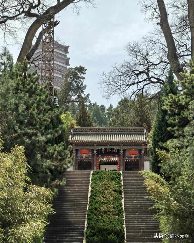甘肃与陕西交界有座城，因一碗麻辣烫爆火，藏着令人惊叹的风景