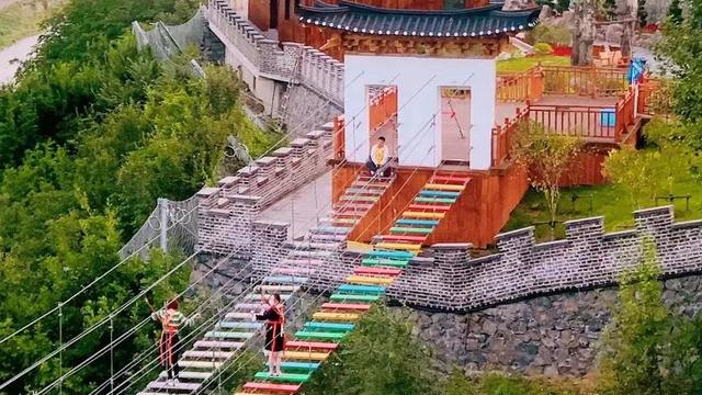 乘着高铁游白山 | “百区百景”打卡攻略之长白千年崖城风景区