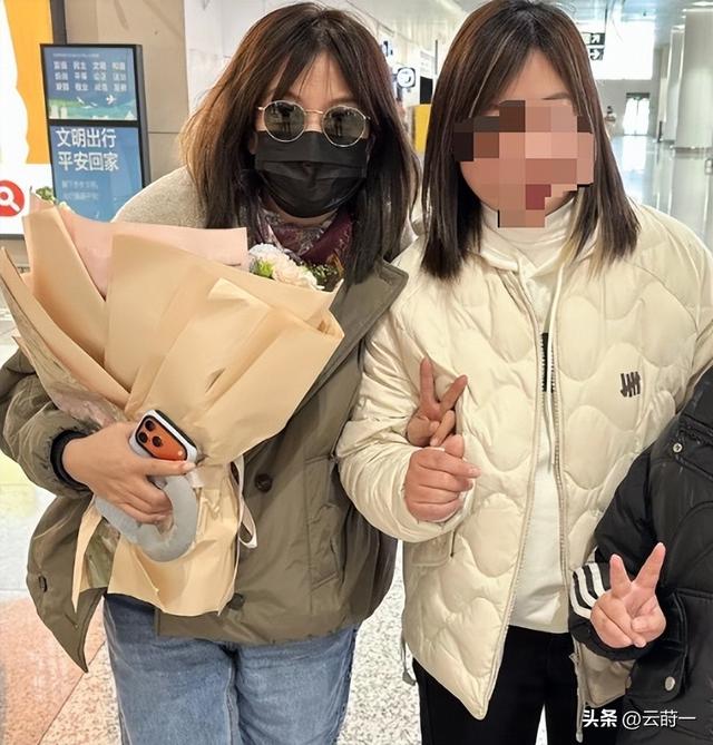 黄有龙做梦也没想到，自己花重金培养大的女儿	，竟给赵薇做了嫁衣