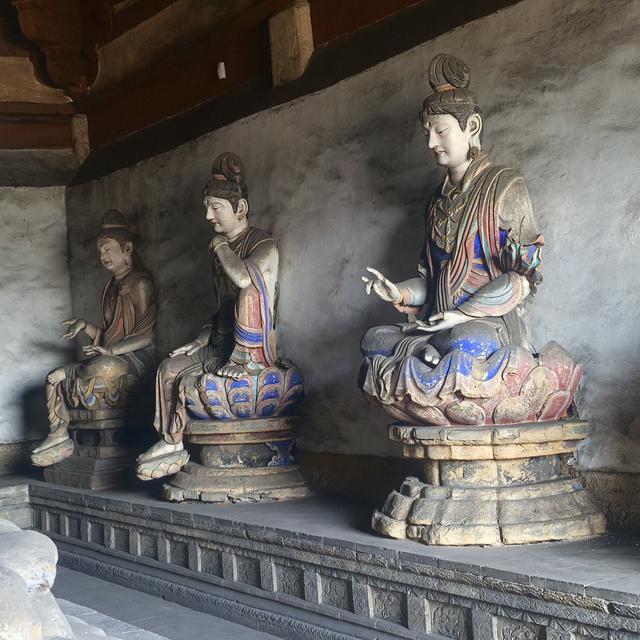 长子县的法兴寺，完全从异地搬迁，寺内三绝全国无双，是最大看点