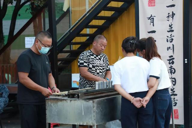 第三届呈贡龙城音乐烧烤节热辣启幕！点燃呈贡金秋“云上慢生活”