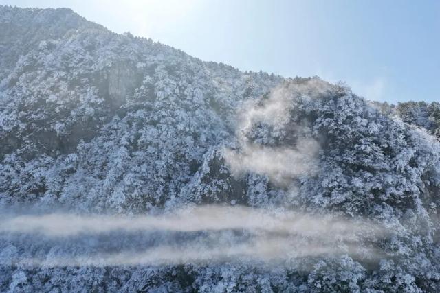 闯入云端仙境！明月山雪后云海真的太美了！
