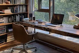 家里没书房，在窗户旁边加一块木板就行了，瞬间多个书桌!图片