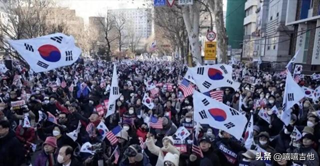 首尔爆发反华游行，韩国人疑惑：为什么中国人没有一丁点害怕？