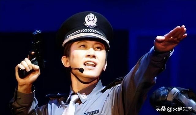 他8次上春晚，作死被捕入狱，今54岁无人问津，老搭档也断了联系