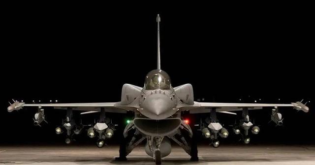 特朗普果然变脸了，红线问题不再谨慎，对中国打出最敏感的一张牌