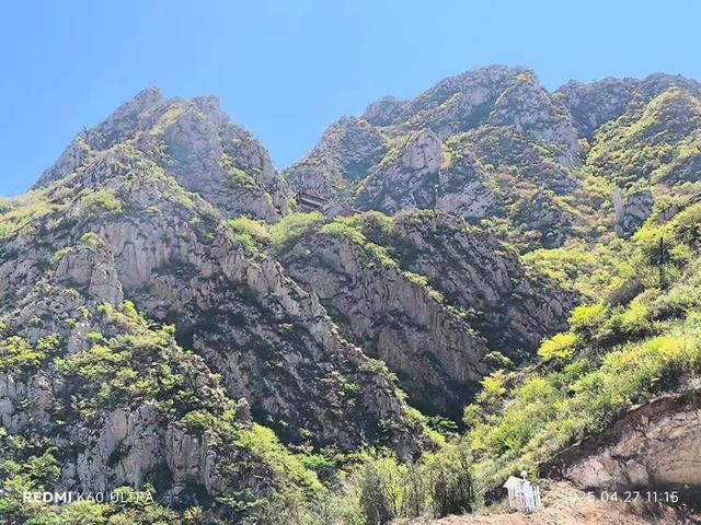 到河北张家口登鸡鸣山
