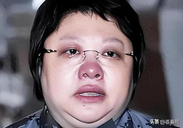 被实名举报过的韩红，终于明白她终身不嫁的原因
