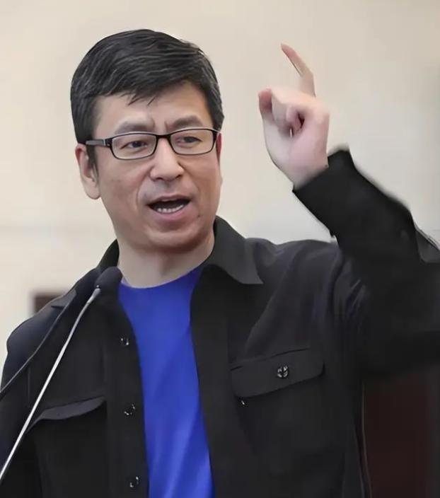 一句话惹火上身，本想替最快女护士说公道话，不料自己被扒底朝天