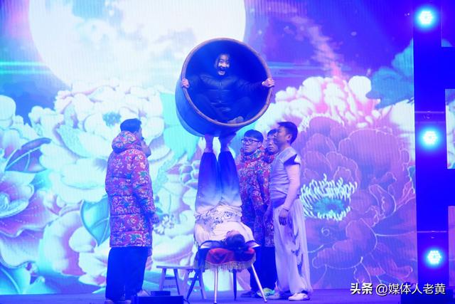 六盘水梅花山举行南国雪乡开园试营业人气爆棚