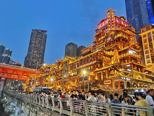 8大部门出拳，打破美元收割局	，21招盘活大西部，人民币亮剑！