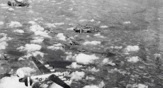 如果毛岸英不牺牲，毛主席会不会让他接班？历史早就给出了答案