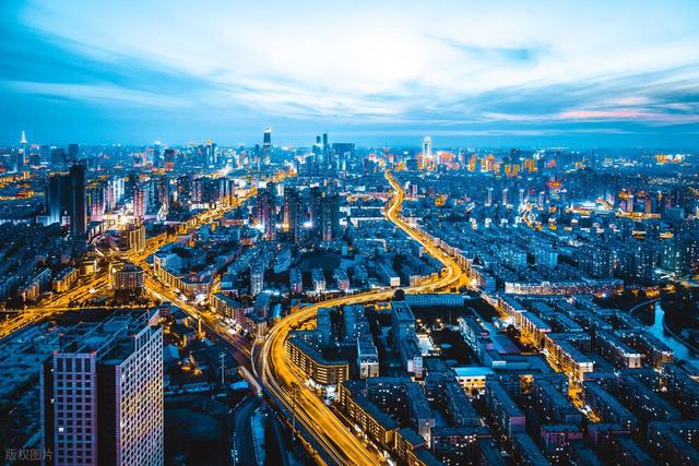 东北唯一的新一线城市，未来发展前景很广阔，更是一个旅游好去处