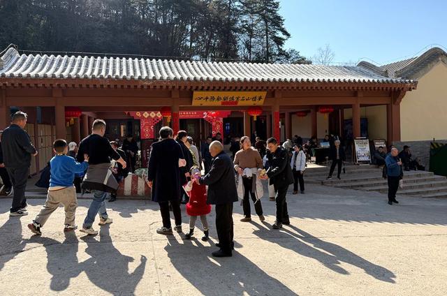 【网络中国节·春节】新春文旅市场火热 麦积山大景区迎来客流高峰