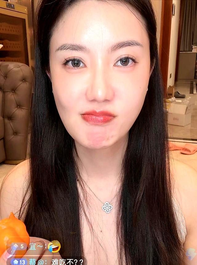 何钰欣自曝无夫妻生活，直播间9万人在线吃瓜！猴哥评论区沦陷