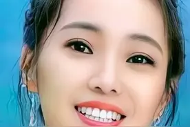 云朵的《我的楼兰》无人能超越,永远的经典图片