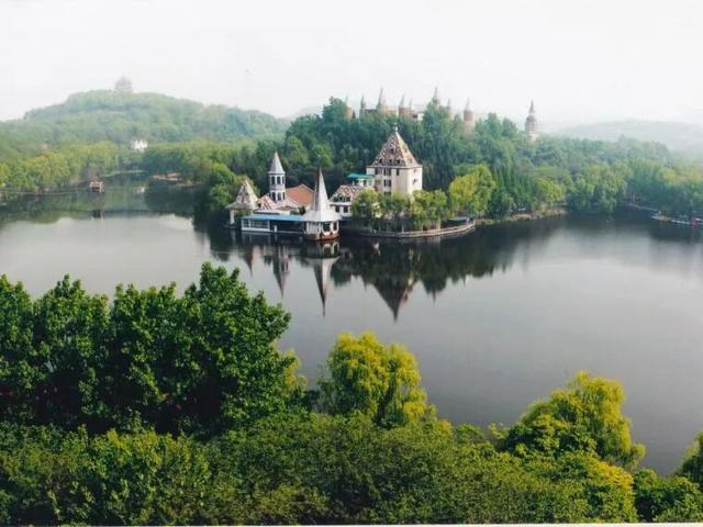 【美丽四川】一湖碧水，半城烟火！玄珠湖的时光故事，就从那个秋夜讲起……|| 雷媛