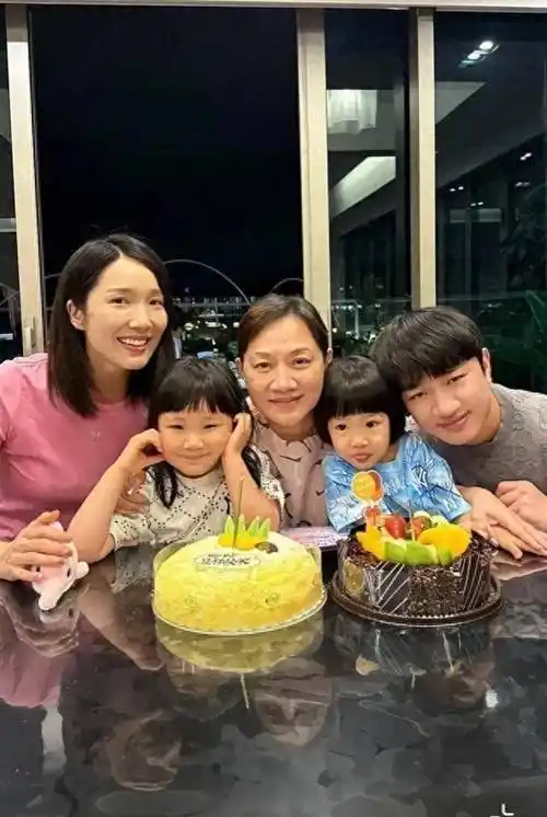 钱再多有什么用?45岁王祖蓝的现状,给所有中年人提了个醒