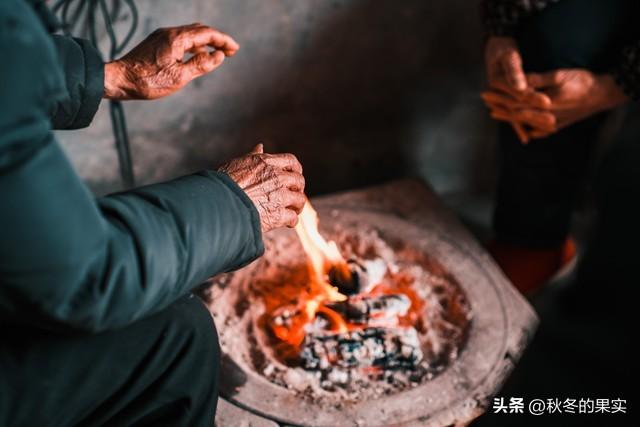 93年我去相亲，对方没有看上我，路上有个阿姨说：我家也有女儿