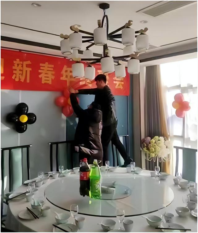 枣庄：飞鹰户外爬山徒步群年会在巨典豪庭酒店隆重举行