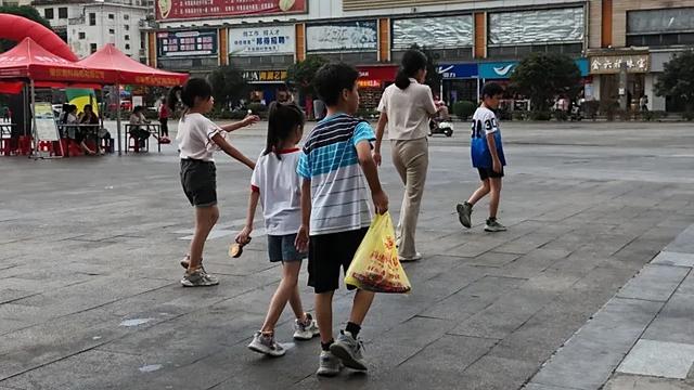 【怀集故事】老地方新故事，燕城广场的烟火正浓