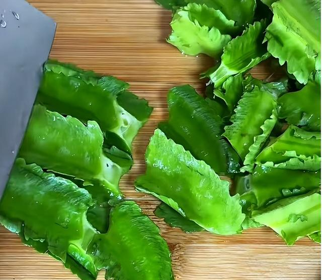 白露过后，要使劲吃这菜！一润燥!二清热、三亮眼睛，鲜嫩别错过