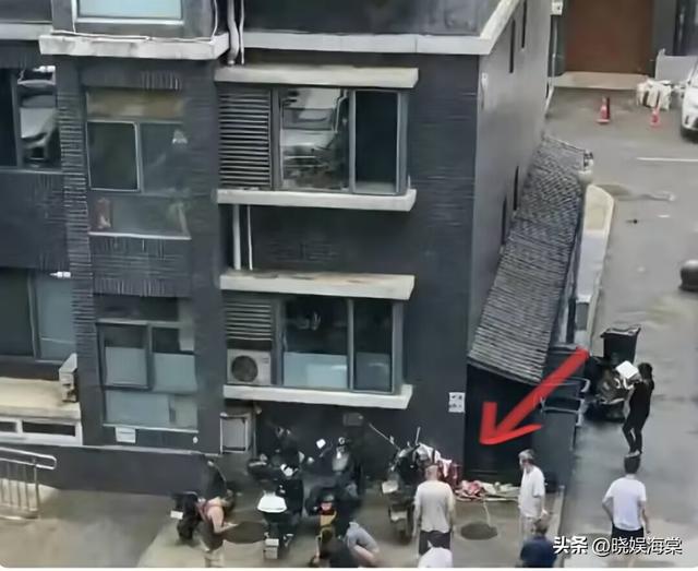 女教师婚礼坠亡后续：一楼要求赔偿，父母推诿赔偿，拒绝退还彩礼