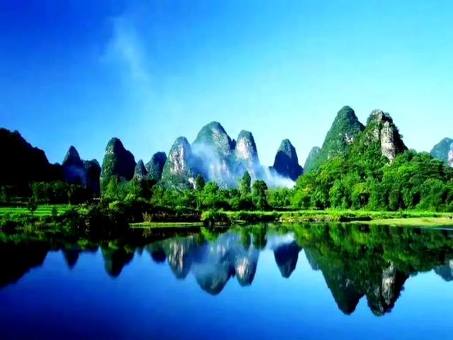 桂林山水甲天下，漓江山水甲桂林。 ​​​