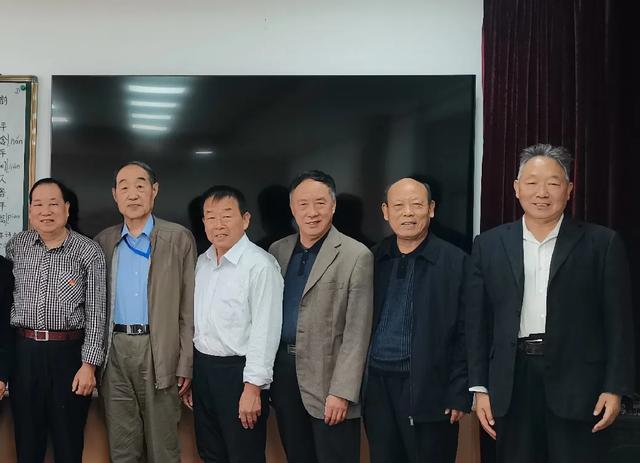 格律诗词学研创 艺术休养上水平
