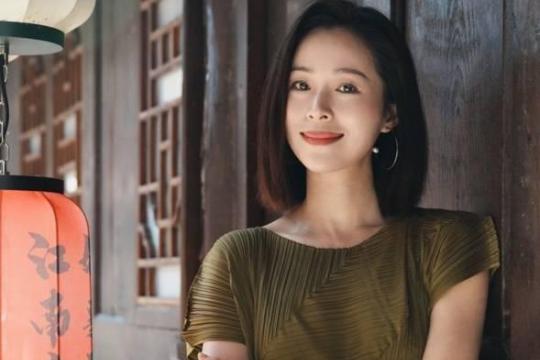 表面是“黄花大闺女”，实际却偷偷怀孕生娃，这些女星真让人意外